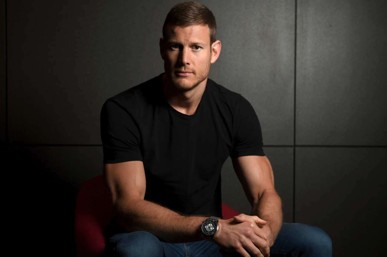 How Umbrella Academy's Tom Hopper Has Gotten Healthy After Years of Disordered Eating